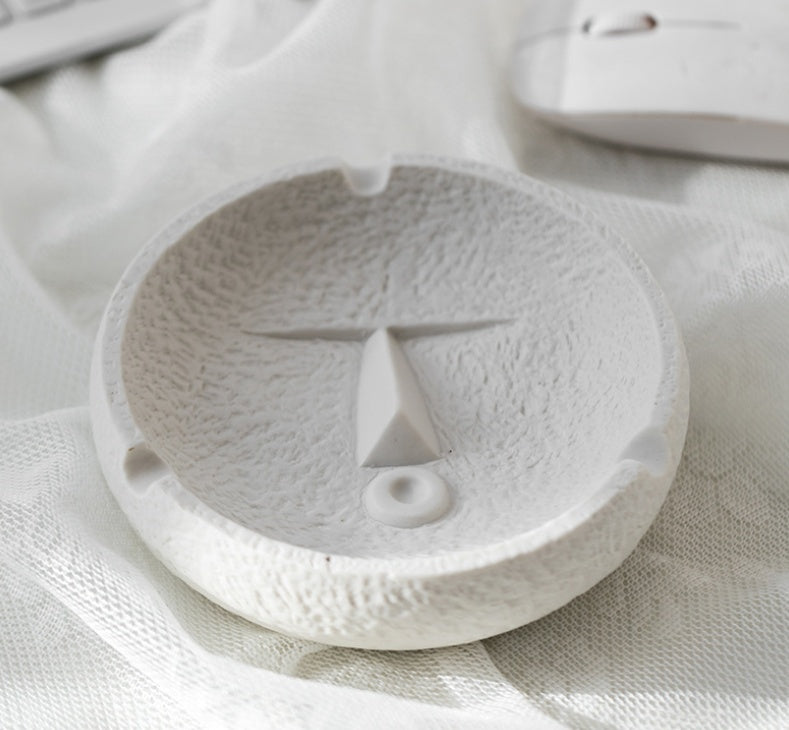Simple Ashtray Portrait Personality Trend Home Ceramic Ashtray